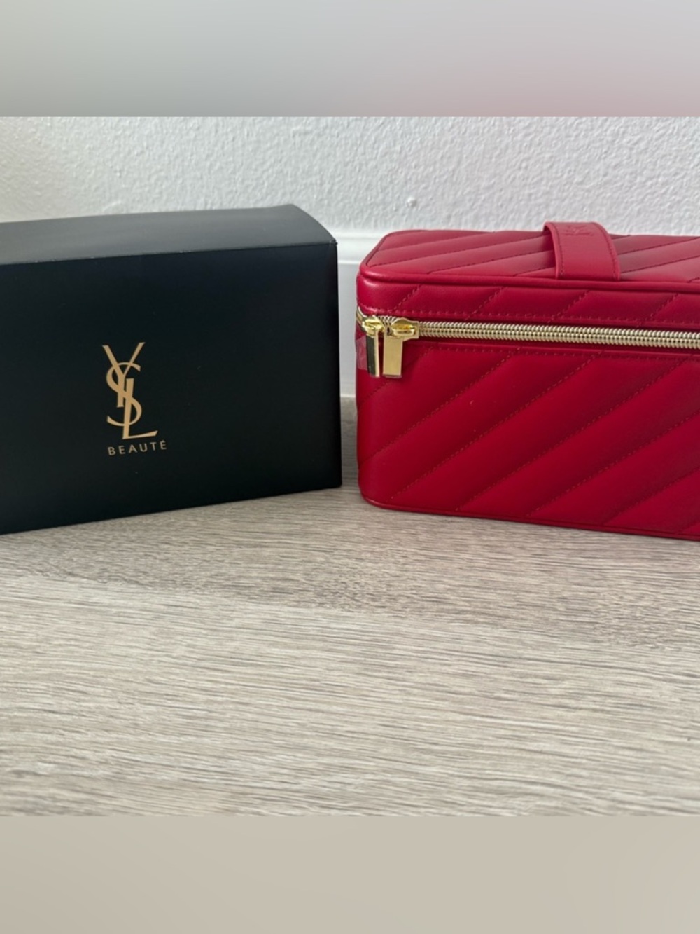 NEW Yves Saint Laurent Beauty QUILTED TRUNK VANITY CASE ⭐️ - Picture 3 of 13